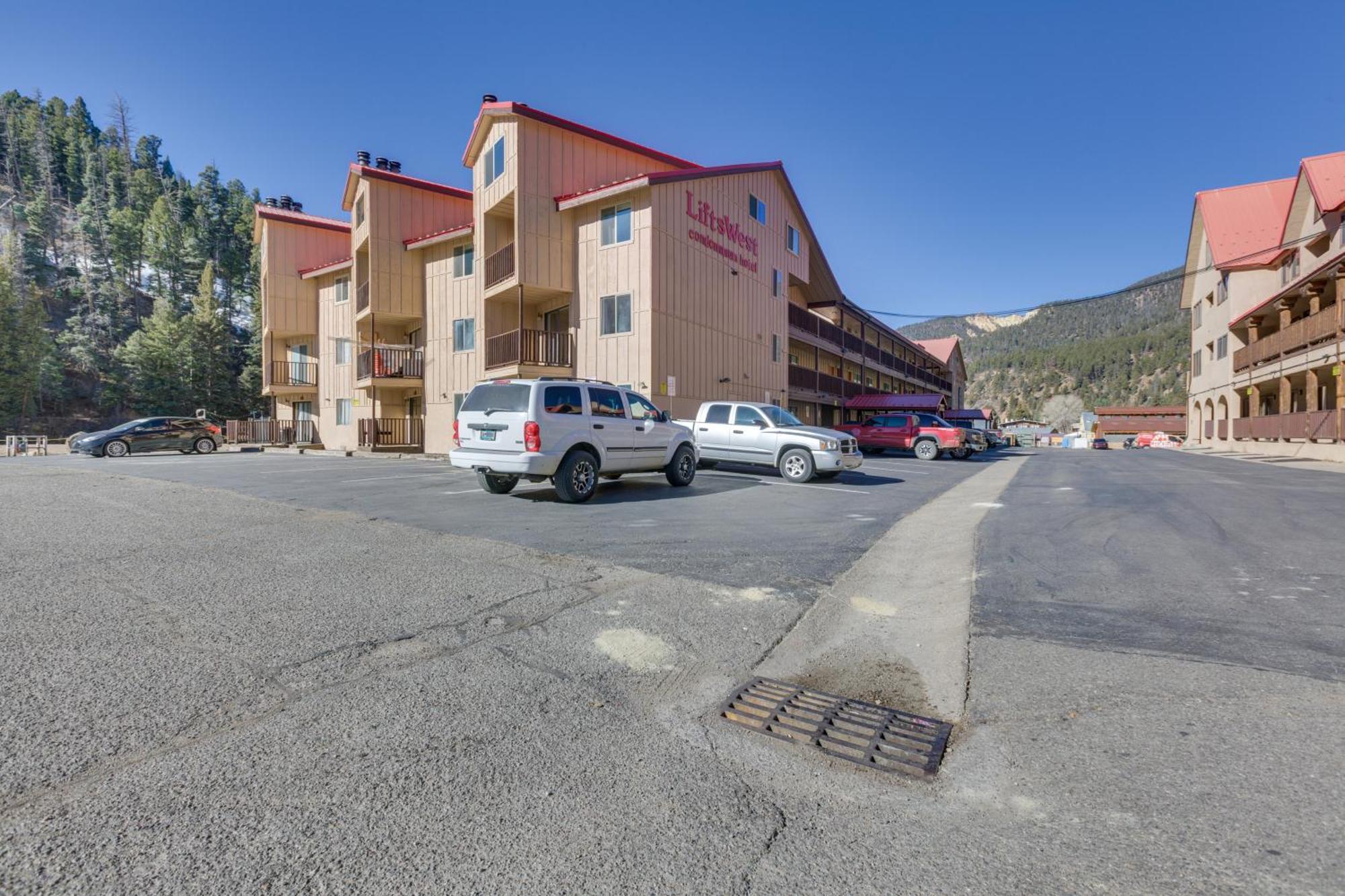 Ski-In Red River Retreat Balcony, Mountain Views! Екстериор снимка