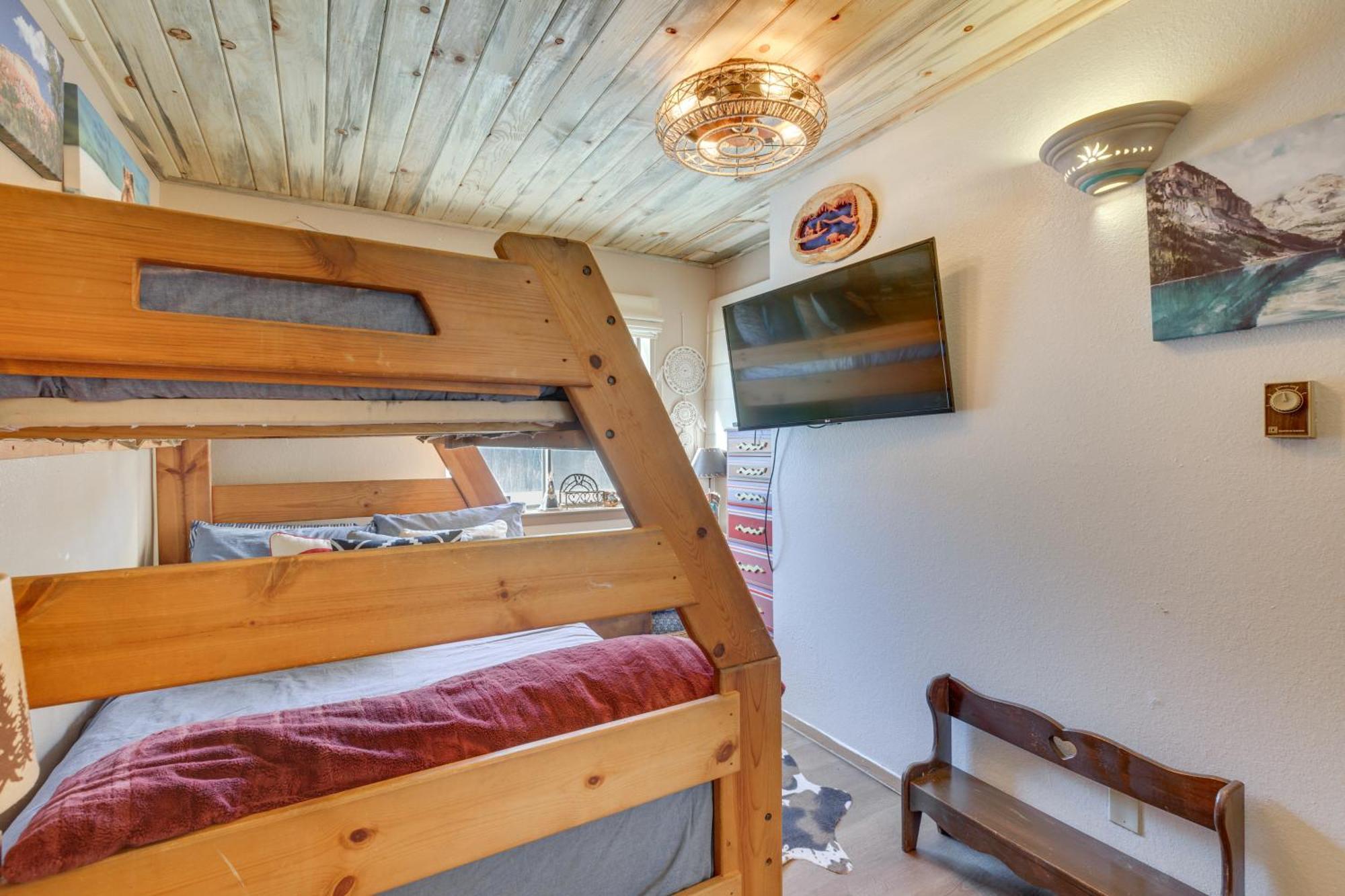 Ski-In Red River Retreat Balcony, Mountain Views! Екстериор снимка