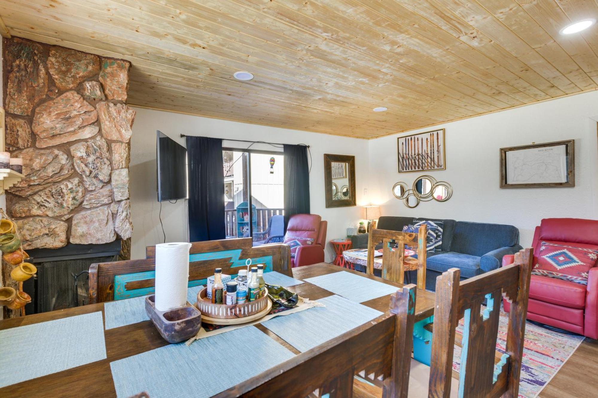 Ski-In Red River Retreat Balcony, Mountain Views! Екстериор снимка